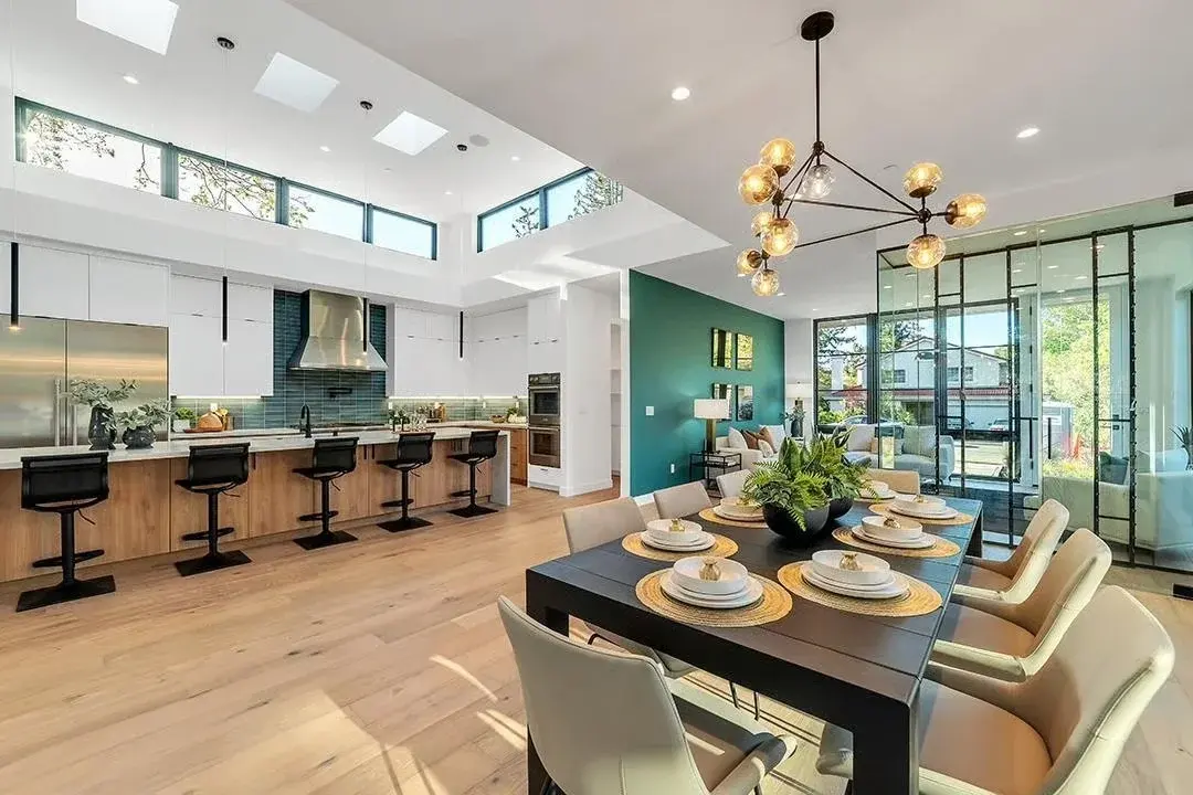 520 Benvenue custom home exterior